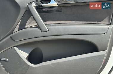 Внедорожник / Кроссовер Audi Q7 2012 в 