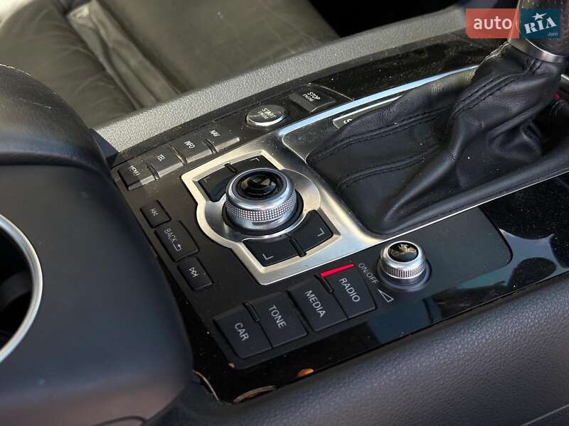 Внедорожник / Кроссовер Audi Q7 2012 в Одессе