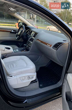 Внедорожник / Кроссовер Audi Q7 2015 в 