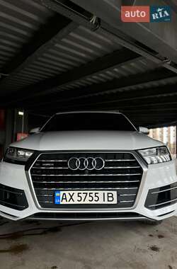 Внедорожник / Кроссовер Audi Q7 2018 в 