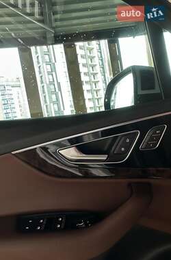 Внедорожник / Кроссовер Audi Q7 2018 в 