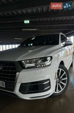 Внедорожник / Кроссовер Audi Q7 2018 в 