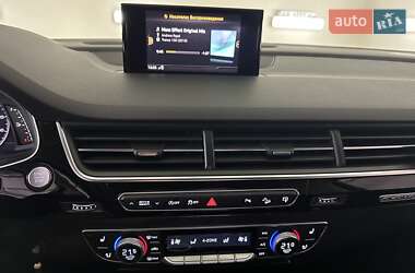 Внедорожник / Кроссовер Audi Q7 2017 в 