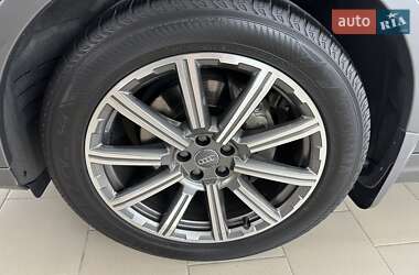 Внедорожник / Кроссовер Audi Q7 2017 в 