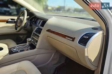 Внедорожник / Кроссовер Audi Q7 2012 в 