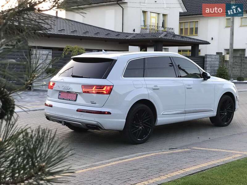 Внедорожник / Кроссовер Audi Q7 2016 в Луцке