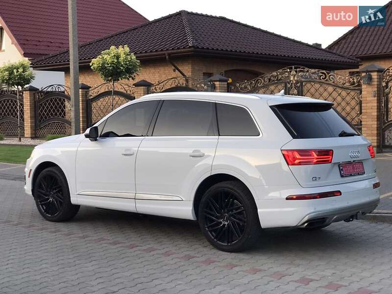 Внедорожник / Кроссовер Audi Q7 2016 в Луцке