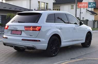 Позашляховик / Кросовер Audi Q7 2016 в 