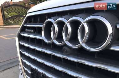Позашляховик / Кросовер Audi Q7 2016 в 