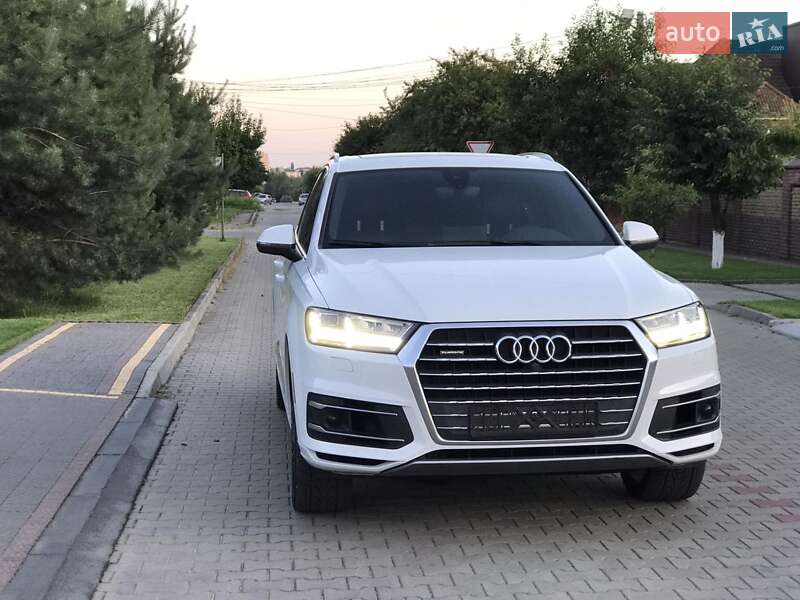 Внедорожник / Кроссовер Audi Q7 2016 в Луцке