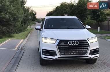 Позашляховик / Кросовер Audi Q7 2016 в 
