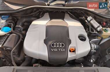Внедорожник / Кроссовер Audi Q7 2010 в 