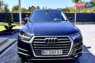Позашляховик / Кросовер Audi Q7 2017 в 
