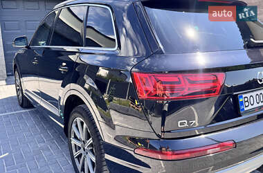 Позашляховик / Кросовер Audi Q7 2017 в 