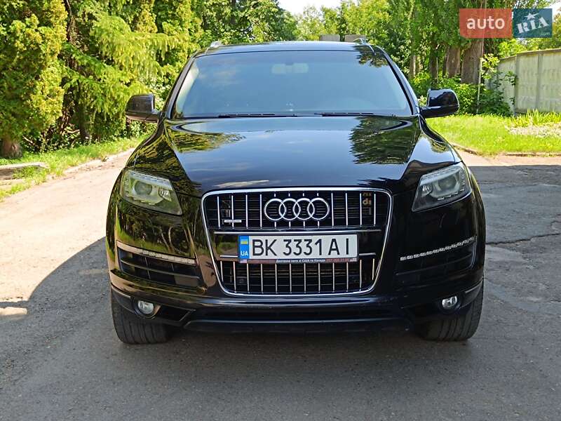 Внедорожник / Кроссовер Audi Q7 2014 в Ровно