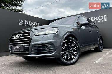 Внедорожник / Кроссовер Audi Q7 2015 в 