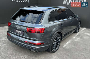 Внедорожник / Кроссовер Audi Q7 2015 в 