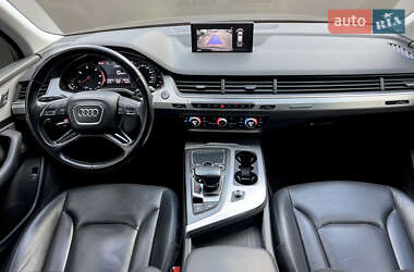 Внедорожник / Кроссовер Audi Q7 2015 в 