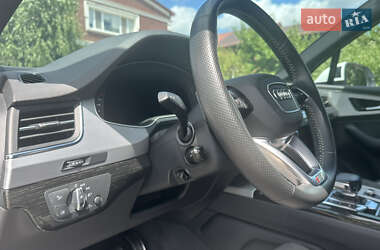 Внедорожник / Кроссовер Audi Q7 2018 в 
