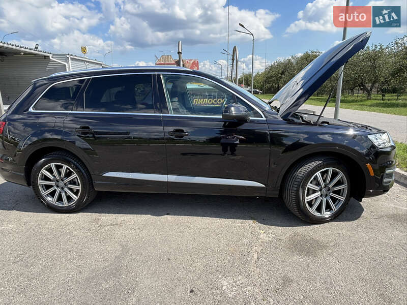 Позашляховик / Кросовер Audi Q7 2018 в Києві
