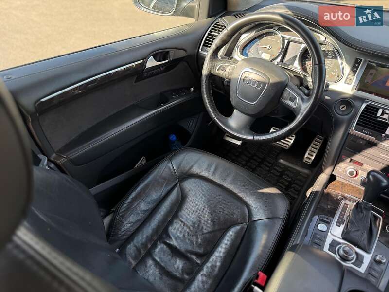 Внедорожник / Кроссовер Audi Q7 2010 в Киеве