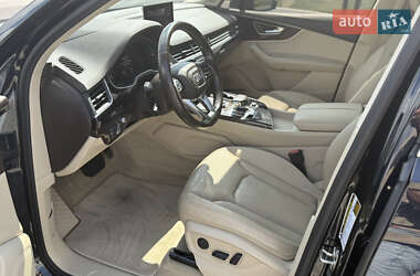 Внедорожник / Кроссовер Audi Q7 2016 в 