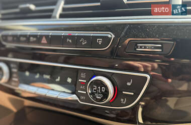 Внедорожник / Кроссовер Audi Q7 2016 в 