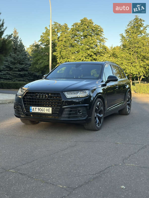 Внедорожник / Кроссовер Audi Q7 2015 в Южноукраинске