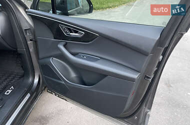 Внедорожник / Кроссовер Audi Q7 2021 в 