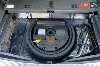 Внедорожник / Кроссовер Audi Q7 2013 в 