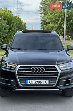 Позашляховик / Кросовер Audi Q7 2016 в Виноградові