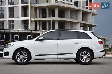 Внедорожник / Кроссовер Audi Q7 2019 в 