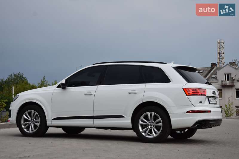 Позашляховик / Кросовер Audi Q7 2019 в Львові