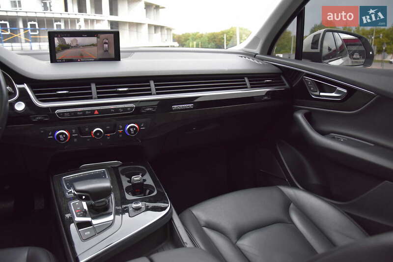 Позашляховик / Кросовер Audi Q7 2019 в Львові