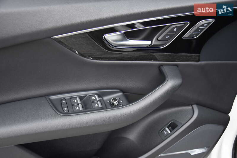 Позашляховик / Кросовер Audi Q7 2019 в Львові