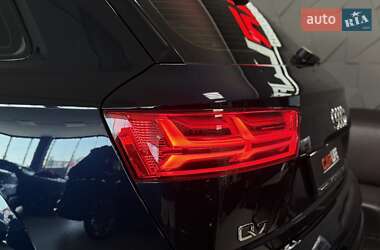 Внедорожник / Кроссовер Audi Q7 2017 в 