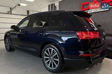 Внедорожник / Кроссовер Audi Q7 2017 в 