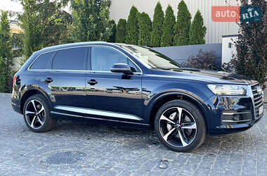Внедорожник / Кроссовер Audi Q7 2017 в 