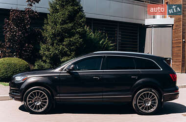 Позашляховик / Кросовер Audi Q7 2015 в 