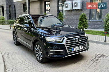 Внедорожник / Кроссовер Audi Q7 2016 в 