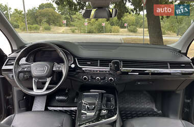 Внедорожник / Кроссовер Audi Q7 2017 в 