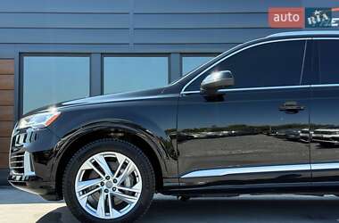 Внедорожник / Кроссовер Audi Q7 2020 в 