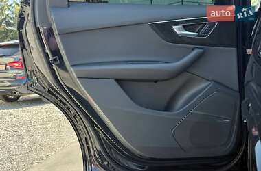 Внедорожник / Кроссовер Audi Q7 2020 в 