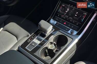 Внедорожник / Кроссовер Audi Q7 2020 в 