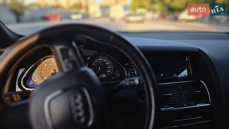 Внедорожник / Кроссовер Audi Q7 2013 в Одессе