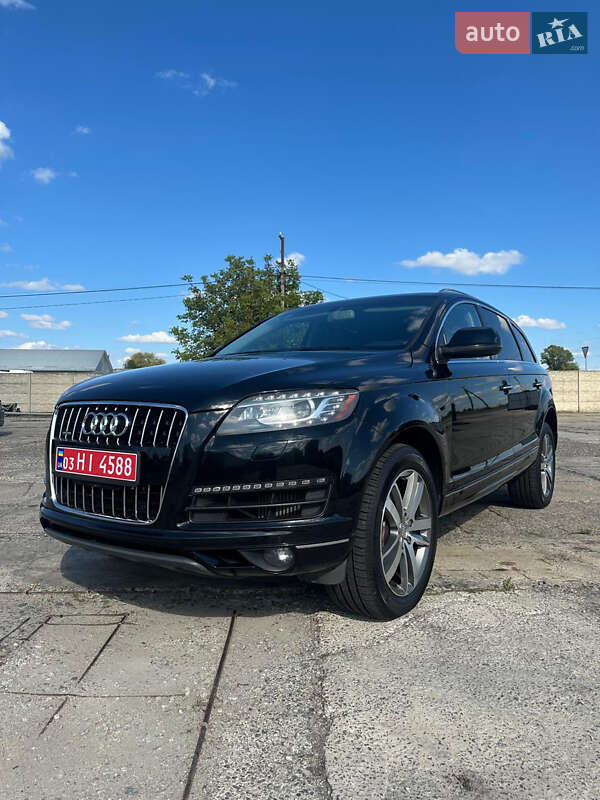 Внедорожник / Кроссовер Audi Q7 2015 в 