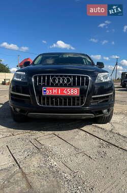 Внедорожник / Кроссовер Audi Q7 2015 в 