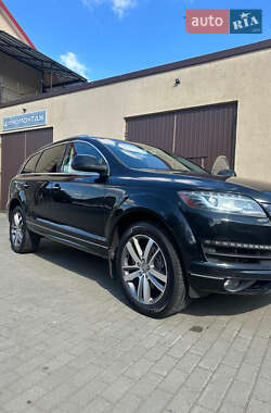 Внедорожник / Кроссовер Audi Q7 2015 в 