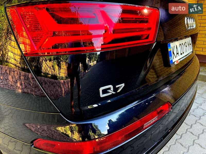 Внедорожник / Кроссовер Audi Q7 2016 в Хмельницком