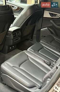 Внедорожник / Кроссовер Audi Q7 2019 в 